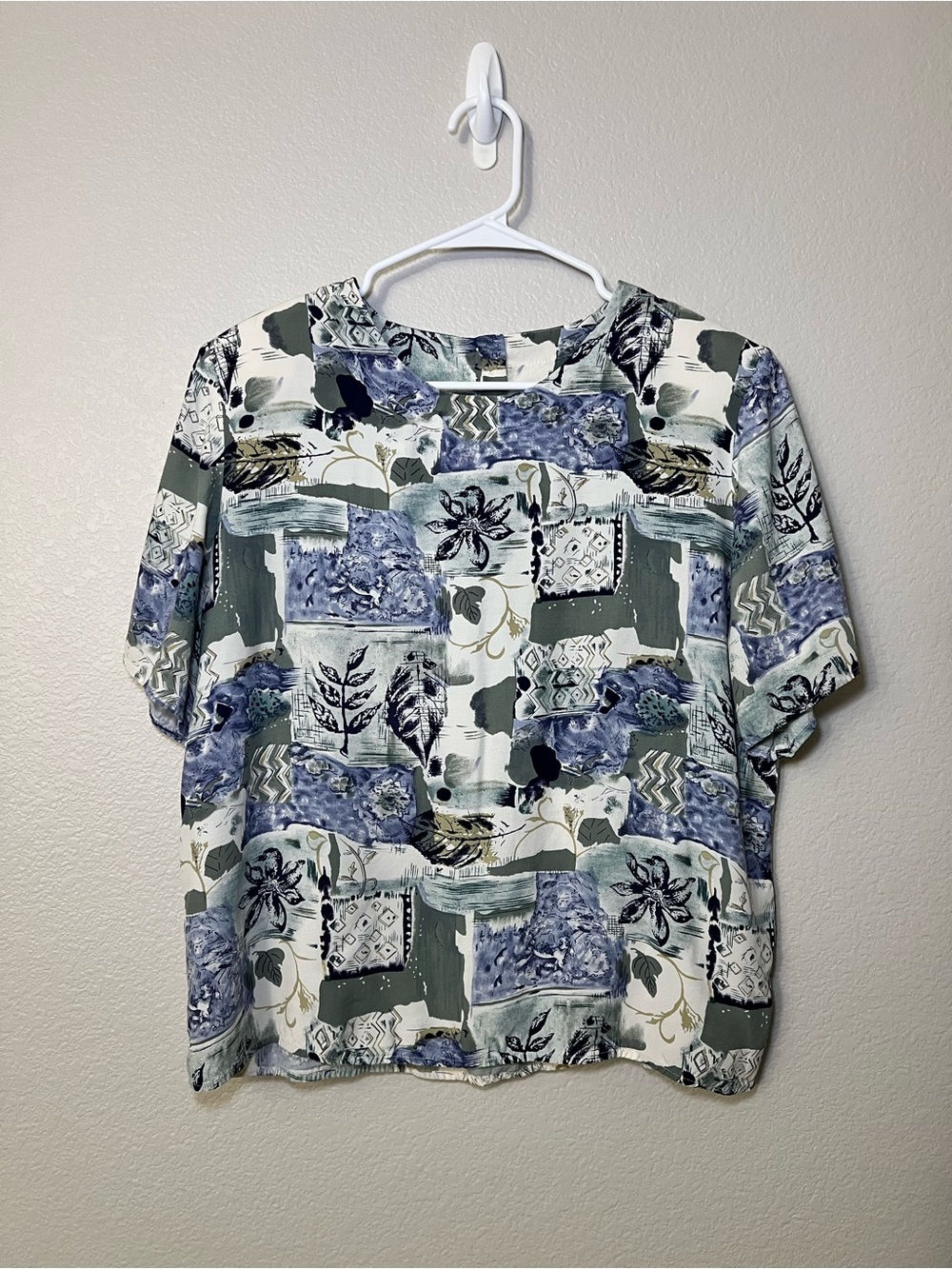 Vintage 90s Abstract Print Blouse Womens M Blue Green Boxy Shoulder Pads